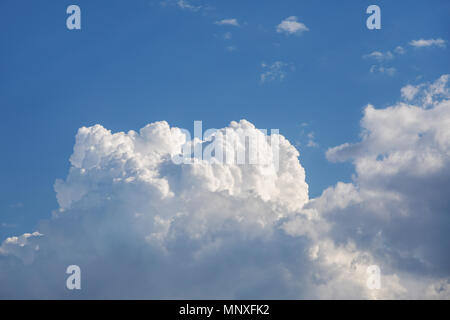 Wolken über Burlington, Iowa Stockfoto
