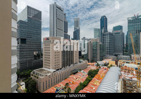 Singapur Financial District von Chinatown gesehen. Chinatown ist eine ethnische Nachbarschaft mit deutlich chinesischen kulturellen Elementen. Stockfoto