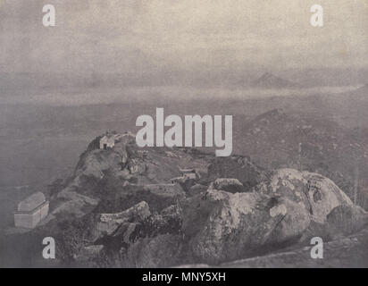 . Englisch: Dieses Foto von einem Blick auf das Land als von oben Der Ryakotta Hügel gesehen, wurde von Linnaeus Kutteln im Jahr 1858 übernommen und in ein Album veröffentlicht mit dem Titel "fotografischen Blick auf Ryakotta und anderen Orten, in die Salem ... mit beschreibenden Anmerkungen, von J.A.C. Boswell, Esq., M.C.S." (Madras, 1858). Ansicht mit Blick über die Gipfel zum fernen Hügel: Es gibt eine herrliche Aussicht von der Spitze des Ryakotta Hill, die auch die Schwierigkeit des Aufstiegs zurückzuzahlen. Das ganze Land ist nachstehend als Karte verteilt. Erfreulich ist die große Menge des Anbaus mit seinen künstlichen irriga zu sehen Stockfoto