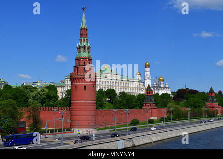 Kreml Damm im Frühling in Moskau, Russland Stockfoto