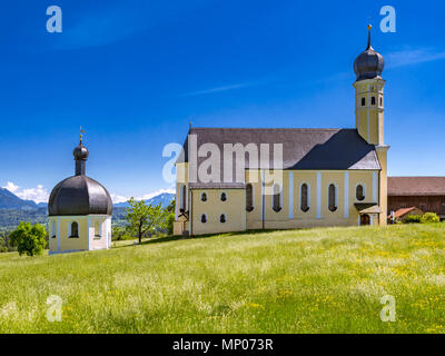 Wallfahrtskirche St. Marinus und Mona Tjingaete in Wilparting, Gemeinde Irschenberg, Oberbayern, Bayern, Deutschland, Europa Stockfoto