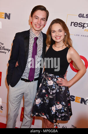 Hayden Byerly (L) und Schauspielerin Alyssa Jirrels an den 2016 GLSEN Respekt Auszeichnungen im Beverly Wilshire Hotel in Beverly Hills. 21. Oktober 2016. Hayden Byerly (L) und Schauspielerin Alyssa Jirrels - - - - - - - - - - - - - Red Carpet Event, Vertikal, USA, Filmindustrie, Prominente, Fotografie, Bestof, Kunst, Kultur und Unterhaltung, Topix Prominente Fashion/Vertikal, Besten, Event in Hollywood Leben - Kalifornien, Roter Teppich und backstage, USA, Film, Stars, Film Stars, TV Stars, Musik, Promis, Fotografie, Bestof, Kunst, Kultur und Unterhaltung, Topix, Vertikal, Familie fro Stockfoto