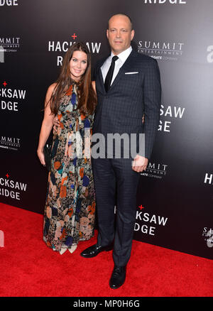 Kyla Weber, Vince Vaughn 053 an der Säge Ridge Premiere an der Akademie der Motion Pictures in Los Angeles. 24. Oktober 2016. Kyla Weber, Vince Vaughn 053 - - - - - - - - - - - - - Red Carpet Event, Vertikal, USA, Filmindustrie, Prominente, Fotografie, Bestof, Kunst, Kultur und Unterhaltung, Topix Prominente Fashion/Vertikal, Besten, Event in Hollywood Leben - Kalifornien, Roter Teppich und backstage, USA, Film, Stars, Film Stars, TV Stars, Musik, Promis, Fotografie, Bestof, Kunst, Kultur und Unterhaltung, Topix, Vertikal, Familie von aus dem Jahr 2016, Anfrage t Stockfoto