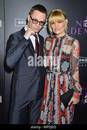 Nicolas Wicklung Refn, Frau Liv Corfixen bei der Premiere von Amazon "Die Neon-Daemon' am ArcLight Kinos Cinerama Dome am 14. Juni 2016 in Hollywood, CANicolas Wicklung Refn, Frau Liv Corfixen - - - - - - - - - - - - - Red Carpet Event, Vertikal, USA, Filmindustrie, Prominente, Fotografie, Bestof, Kunst, Kultur und Unterhaltung, Topix Prominente Fashion/Vertikal, Besten, Event in Hollywood Leben - Kalifornien, Roter Teppich und backstage, USA, Film, Stars, Film Stars, TV Stars, Musik, Promis, Fotografie, Bestof, Kunst, Kultur und Unterhaltung, Topix, Vertikal, Fa Stockfoto