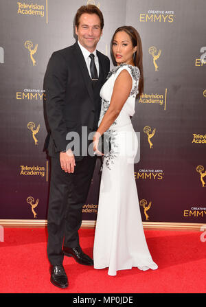 Robb Derringer, Carrie Ann Inaba 100 an den 2016 Creative Arts Emmy Awards Tag 2 auf der Microsoft Theater am 11. September 2016 in Los Angeles, CA. Robb Derringer, Carrie Ann Inaba 100 - - - - - - - - - - - - - Red Carpet Event, Vertikal, USA, Filmindustrie, Prominente, Fotografie, Bestof, Kunst, Kultur und Unterhaltung, Topix Prominente Fashion/Vertikal, Besten, Event in Hollywood Leben - Kalifornien, Roter Teppich und backstage, USA, Film, Stars, Film Stars, TV Stars, Musik, Promis, Fotografie, Bestof, Kunst, Kultur und Unterhaltung, Topix, Vertikal, Familie aus fr Stockfoto