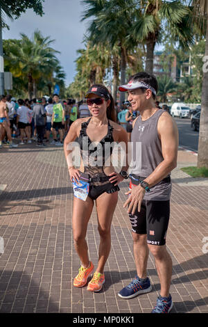 Fun Run und bunte weibliche Teilnehmer, Pattaya, Thailand, 2018 Stockfoto