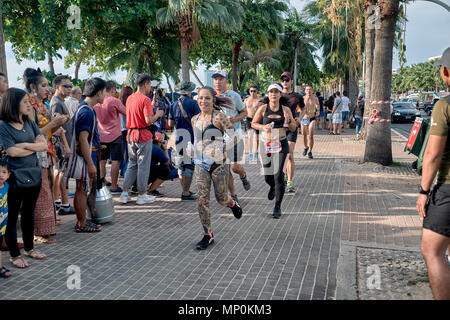 Fun Run und bunte weibliche Teilnehmer, Pattaya, Thailand, 2018 Stockfoto