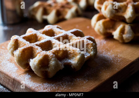 Belgien Waffel mit Puderzucker. Traditionelle Speisen. Stockfoto