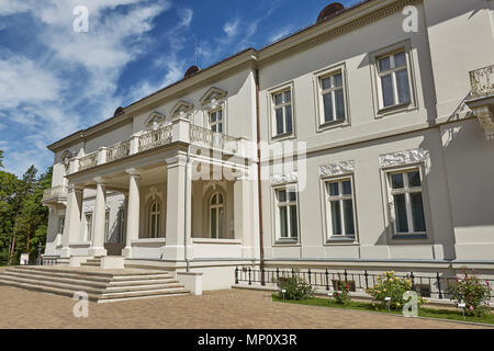 PALANGA, LITAUEN - Juli 05, 2017: Schönes Bernsteinmuseum in Palanga Tiskeviciai Palast und Botanischen Garten in Palanga, Litauen. Stockfoto