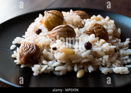 Türkische Kastanie Reis/Kestaneli Pilav. Traditionelle Speisen. Stockfoto