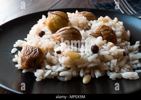 Türkische Kastanie Reis/Kestaneli Pilav. Traditionelle Speisen. Stockfoto