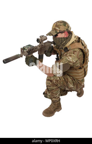 Private Auftragnehmer mit Karabiner M4 isoliert auf weißem Stockfoto