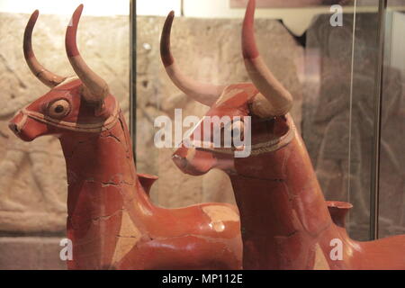 Hethiter Longhorn Stier Skulpturen, von Alaca, Corum, 1400 v. Chr. Museum für Anatolische Zivilisation, Ankara, Türkei Stockfoto