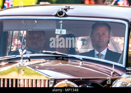 19. Mai 2018 - vor der königlichen Hochzeit in Windsor Castle, Prinz Harry, ist Meghan Markle Mutter Doria Ragland, reiste mit ihrem Schloss Windsor mit dem Auto. Doria wurde fotografiert weinend im Auto. Stockfoto