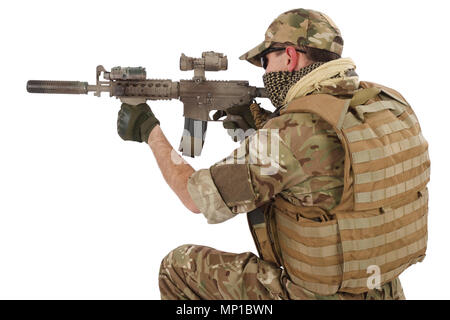 Private Auftragnehmer mit Karabiner M4 isoliert auf weißem Stockfoto