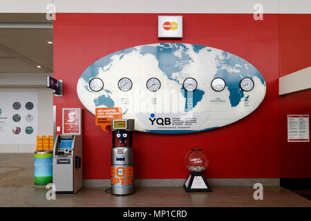 Ein World Time Zone map im Terminalgebäude der Stadt Quebec Jean Lesage flughafen Stockfoto