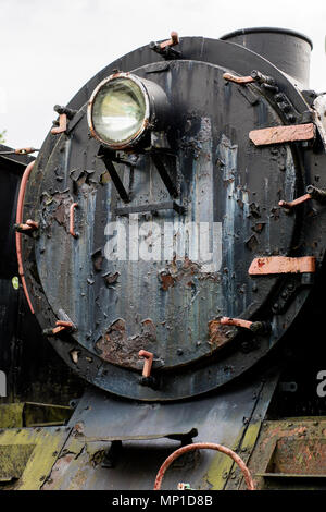 Alte Lokomotive Beleuchtung. Die Leuchte, die dazu dient, die Fahrbahn durch die alten Dampflokomotiven zu beleuchten. Saison der Feder. Stockfoto