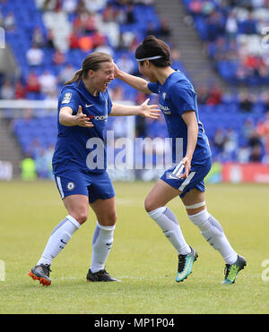 Chelsea Damen Ji So-Yun (rechts) feiert dritten Ziel ihrer Seite des Spiels mit Fran Kirby zählen während der FA WSL eine Übereinstimmung in Prenton Park, werben. Stockfoto