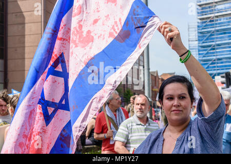 Belfast, Nordirland, 19/05/2018 - Irland Palästina Kampagne der Solidarität halten einer Demonstration gegen die Ermordung von 53 unbewaffnete Palästinenser im besetzten Israel Wer ist gegen Präsident Trump Entscheidung der Amerikanischen Botschaft in Israel zu Jerusalem bewegen protestierten. Stockfoto