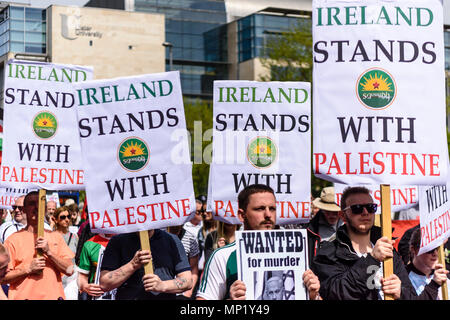 Belfast, Nordirland, 19/05/2018 - Irland Palästina Kampagne der Solidarität halten einer Demonstration gegen die Ermordung von 53 unbewaffnete Palästinenser im besetzten Israel Wer ist gegen Präsident Trump Entscheidung der Amerikanischen Botschaft in Israel zu Jerusalem bewegen protestierten. Stockfoto