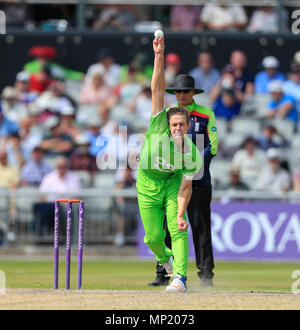 Emirate Old Trafford, Manchester, UK. 20 Mai, 2018. Kricket, Royal London einen Tag Schale, Lancashire versus Durham; Joe Mennie Schalen für Lancashire Credit: Aktion plus Sport/Alamy leben Nachrichten Stockfoto