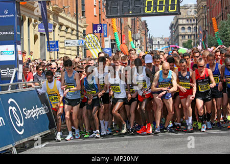 Manchester, Großbritannien. 20. Mai 2018. Die Elite mens Rennen an der Great Manchester Run, Manchester, 20. Mai 2018 (C) Barbara Cook/Alamy leben Nachrichten Stockfoto