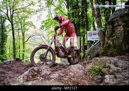 Camprodon, Girona, Spanien. 20 Mai, 2018. FIM Trial Wm, Spanien; Jeroni Fajardo der TrialGP in Aktion während der sehr nasse Rennen Credit: Aktion plus Sport/Alamy leben Nachrichten Stockfoto