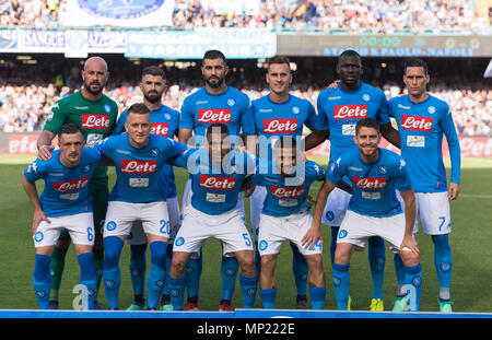 Neapel, Kampanien, Italien. 20 Mai, 2018. Team Line-ups während der Serie ein Fußballspiel zwischen SSC Napoli und FC Crotone in San Paolo Stadions. Credit: Ernesto Vicinanza/SOPA Images/ZUMA Draht/Alamy leben Nachrichten Stockfoto