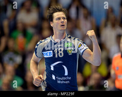 Magdeburg, Deutschland. 20. Mai 2018. Handball, EHF Cup Finale, Saint-Raphael Var vs Fuechse Berlin an der GETEC Arena. Der Berliner Hans Lindberg feiert nach einem Ziel. Foto: Jan Kuppert/dpa-Zentralbild/dpa Quelle: dpa Picture alliance/Alamy leben Nachrichten Stockfoto