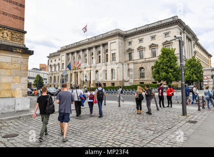 15. Mai 2018, Deutschland, Berlin: Das Abgeordnetenhaus von Berlin (lit. Haus der Vertreter) an der Niederkirchner Straße. Foto: Jens Kalaene/dpa-Zentralbild/dpa Stockfoto