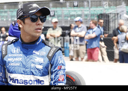 Indianapolis, Indiana, USA. 20 Mai, 2018. TAKUMA SATO (30) von Japan auf Grubestraße hängt vor dem Qualifying für die Indianapolis 500 auf dem Indianapolis Motor Speedway in Indianapolis, Indiana. Quelle: Chris Owens Asp Inc/ASP/ZUMA Draht/Alamy leben Nachrichten Stockfoto