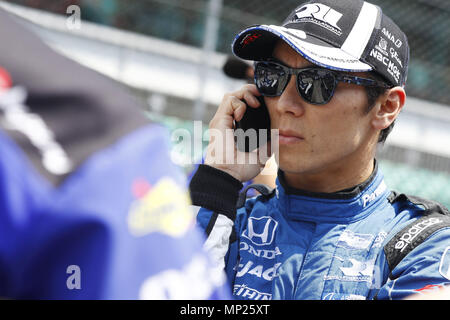 Indianapolis, Indiana, USA. 20 Mai, 2018. TAKUMA SATO (30) von Japan auf Grubestraße hängt vor dem Qualifying für die Indianapolis 500 auf dem Indianapolis Motor Speedway in Indianapolis, Indiana. Quelle: Chris Owens Asp Inc/ASP/ZUMA Draht/Alamy leben Nachrichten Stockfoto