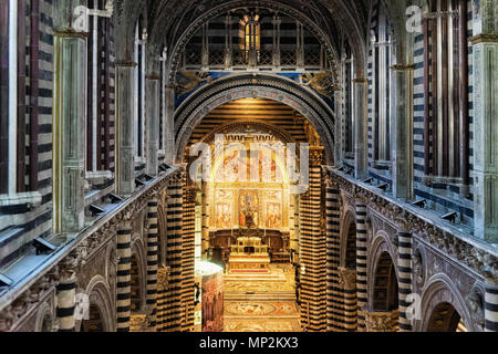 Siena, Italien - Oktober 18, 2016: das Innere der Kathedrale von Siena, Toskana, Italien Stockfoto