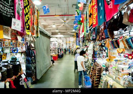 SYDNEY, AUSTRALIEN - 6. April 2018: Die berühmten Paddy Markt spezialisiert auf importierte Kleidung & Geschenkartikel Stockfoto