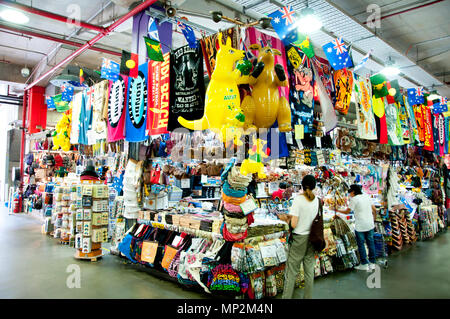 SYDNEY, AUSTRALIEN - 6. April 2018: Die berühmten Paddy Markt spezialisiert auf importierte Kleidung & Geschenkartikel Stockfoto