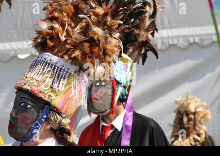 Portugal. 19 Mai, 2018. Die Parade aus der Lissabonner Internacional Maske Festival 2018 mit Masken aus 33 Orten mit dieser uralten Tradition Credit: Mercedes Menendez/Pacific Press/Alamy leben Nachrichten Stockfoto