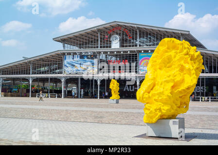 Wird Ryman Skulpturen "Köpfe" vor an der Place de la Fontaine aux Lions, Grand Hall, La Villette, Paris, Frankreich Stockfoto