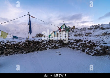 Schnee bedeckt dhankar Dorf - Spiti Valley, himachal/Indien Stockfoto