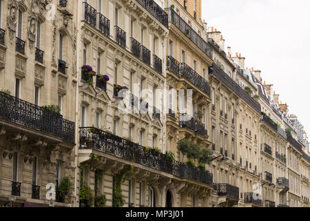 Haussmann Stil Gebäude in Paris, Frankreich. Stockfoto