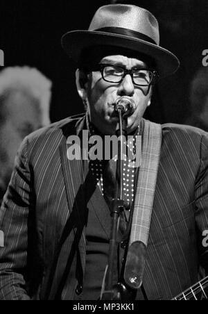 Liverpool, UK, Elvis Costello - Führt-at-Liverpool Philharmonic, Kredit Ian Fairbrother Stockfoto