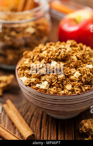 Apple Cinnamon Granola Frühstück Stockfoto