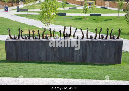 Aufkommen von Hank Willis Thomas, 2016, der nationalen Gedenkstätte für Frieden und Gerechtigkeit oder nationalen Lynchmord Memorial, Montgomery, Alabama, USA Stockfoto