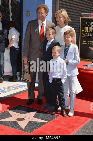 Farrell wird geehrt mit einem Stern auf dem Hollywood Walk of Fame in Los Angeles. Match 24, 2015. Wird Farrell Star 056, Familie Farrell Star 056, Familie - - - - - - - - - - - - - Red Carpet Event, Vertikal, USA, Filmindustrie, Prominente, Fotografie, Bestof, Kunst, Kultur und Unterhaltung, Topix Prominente Fashion/Vertikal, Besten, Event in Hollywood Leben - Kalifornien, Roter Teppich und backstage, USA, Film, Stars, Film Stars, TV Stars, Musik, Promis, Fotografie, Bestof, Kunst, Kultur und Unterhaltung, Topix, Vertikal, Familie von aus dem Jahr 2015, inquir Stockfoto