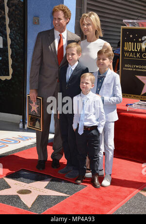 Farrell wird geehrt mit einem Stern auf dem Hollywood Walk of Fame in Los Angeles. Match 24, 2015. Wird Farrell star057, Familie Farrell Star 057, Familie - - - - - - - - - - - - - Red Carpet Event, Vertikal, USA, Filmindustrie, Prominente, Fotografie, Bestof, Kunst, Kultur und Unterhaltung, Topix Prominente Fashion/Vertikal, Besten, Event in Hollywood Leben - Kalifornien, Roter Teppich und backstage, USA, Film, Stars, Film Stars, TV Stars, Musik, Promis, Fotografie, Bestof, Kunst, Kultur und Unterhaltung, Topix, Vertikal, Familie von aus dem Jahr 2015, inquir Stockfoto