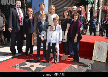 Farrell wird geehrt mit einem Stern auf dem Hollywood Walk of Fame in Los Angeles. Match 24, 2015. Wird Farrell Star 059, Familie Farrell Star 059, Familie - - - - - - - - - - - - - Red Carpet Event, Vertikal, USA, Filmindustrie, Prominente, Fotografie, Bestof, Kunst, Kultur und Unterhaltung, Topix Prominente Fashion/Vertikal, Besten, Event in Hollywood Leben - Kalifornien, Roter Teppich und backstage, USA, Film, Stars, Film Stars, TV Stars, Musik, Promis, Fotografie, Bestof, Kunst, Kultur und Unterhaltung, Topix, Vertikal, Familie von aus dem Jahr 2015, inquir Stockfoto