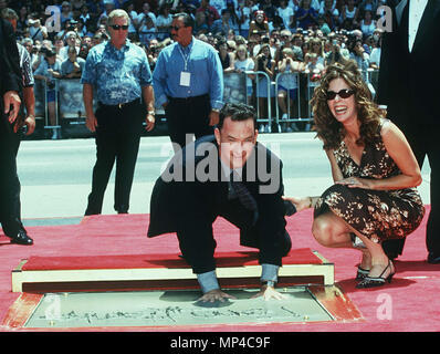 Hank Tom und Frau Rita WilsonHank Tom & Wilson Rita - horiz. Veranstaltung in Hollywood Leben - Kalifornien, Red Carpet Event, USA, Filmindustrie, Prominente, Fotografie, Bestof, Kunst, Kultur und Unterhaltung, Topix prominente Mode, Besten, Hollywood Leben, Event in Hollywood Leben - Kalifornien, Film Stars, TV Stars, Musik, Promis, Topix, Bestof, Kunst, Kultur und Unterhaltung, Fotografie, Anfrage tsuni@Gamma-USA.com, Kredit Tsuni/USA, geehrt mit Hand- und Fußabdruck in der TCL Chinese Theater Hof in Los Angeles von 1993 bis 1999. Stockfoto