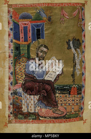 . Englisch: Porträt von Mark in einem Evangelium Nach der vier Evangelisten 1253 Yohanes opak Aquarell, Tusche und Gold auf Pergament H: 24,4 W: 17,9 cm Armenien kaufen F 1944.17 dieses 18. Jahrhundert armenischen Leder, das in der Mitte des dreizehnten Jahrhunderts Evangelium mit silbernen nieten verziert ist, jetzt getrübt, in der Form eines Kreuzes in der oberen Mitte. Ein paar kleine silberne Plaketten in der Form der "böse Blick" sind auf beiden Seiten einstellen. Der Kristall, mit seinen kreuzförmige Rillen in der Mitte, ist besonders bemerkenswert; es kann sich um ein Relikt einer Zeit gehalten haben, unterstreicht die Macht und Importieren Stockfoto