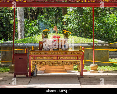Die Le Thai Mausoleum bei Lam Kinh Tempel in Xuan Lam und Lam Son townlet von Tho Xuan district, Thanh Hoa, Vietnam. Der Tempel wurde von den nationalen gebaut Stockfoto