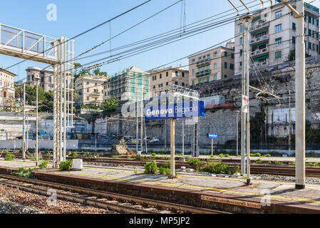 Genua, Italien, 15. Mai 2017: Der Bahnhof Genova Brignole Zeichen in Genua, Ligurien, Italien. Stockfoto