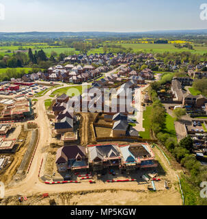 Luftaufnahmen von Redrow Wohnungen Entwicklung, Pfarrhaus, in Mardorf, Kent, Großbritannien Stockfoto